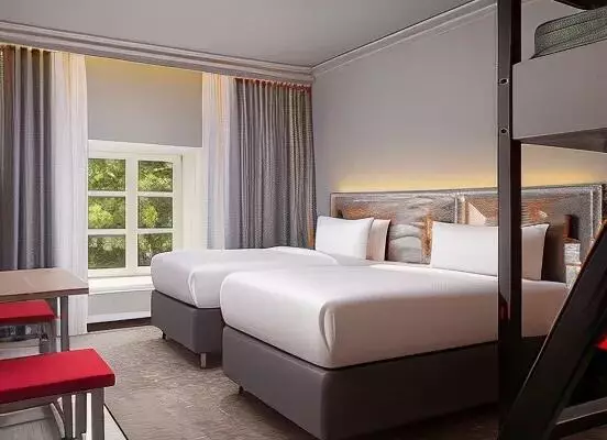 تیاتر اسکویر